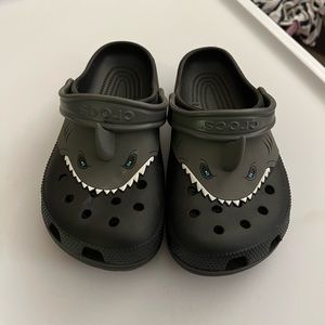 Shark Crocs (youth)